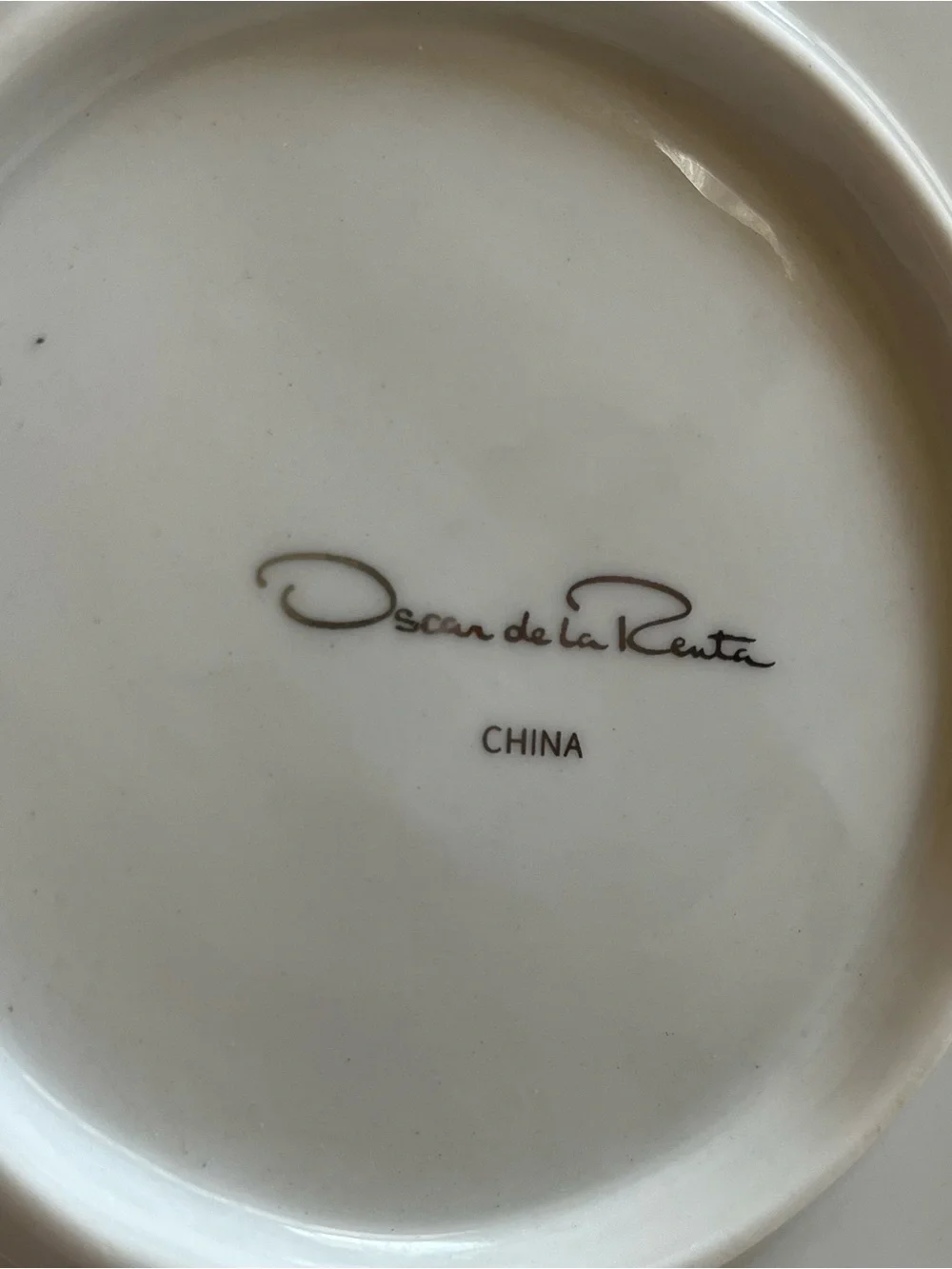 Oscar de la Renta White Embossed Floral Ceramic Pet Dog Bowl